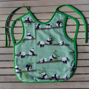 Babero bebé grande personalizado verde pandas preportada